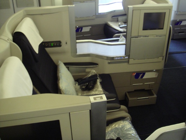 BA Club World Cabin Pictures - theDIBB